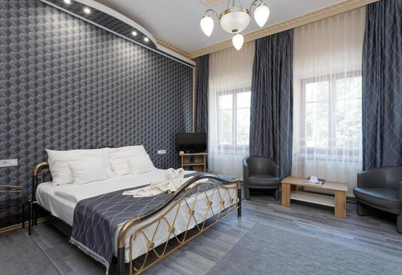 مبيت وإفطار Illés