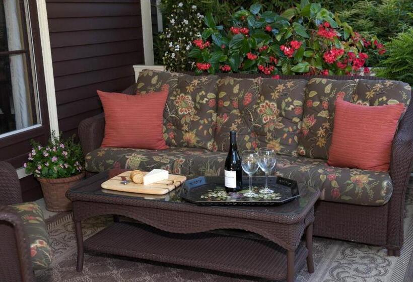 Bed and Breakfast Ivy Lodge