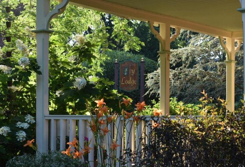 Bed and Breakfast Ivy Lodge