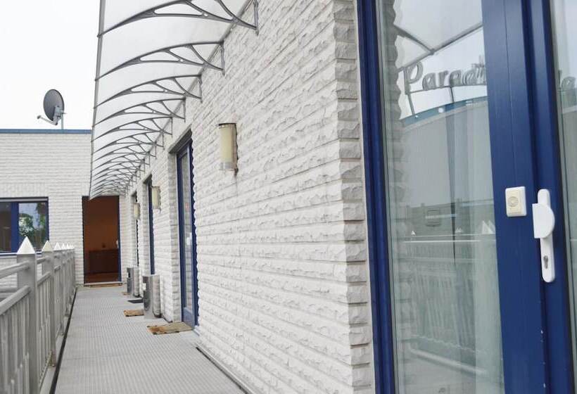 Отель B8 Voerde