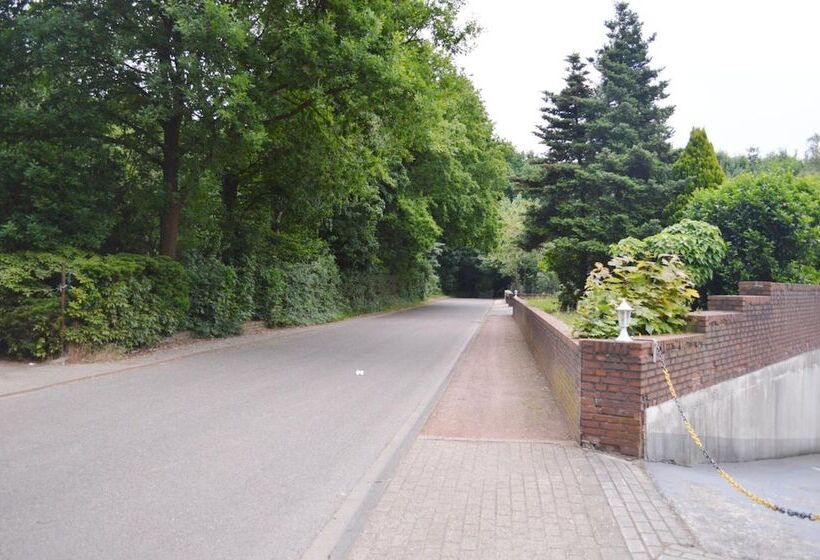 Отель B8 Voerde