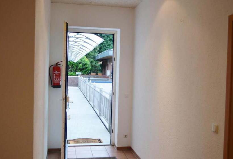 Отель B8 Voerde