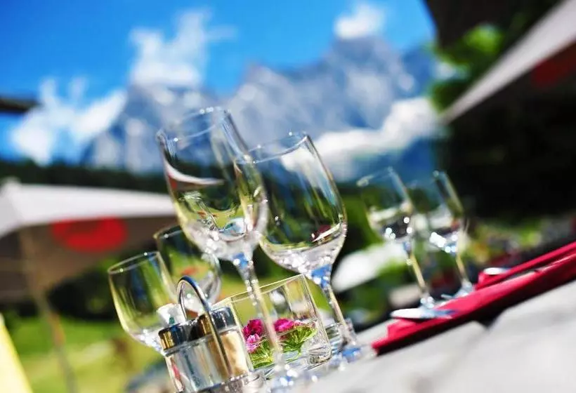 ホテル Bergglück