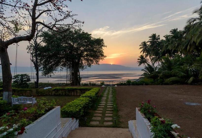 Saffronstays Little Paradise, Murud