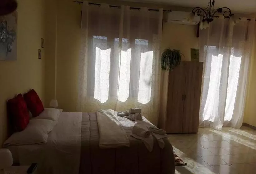 Aamiaismajoitus (B&B) Casa Holiday Sea Etna Di Enza