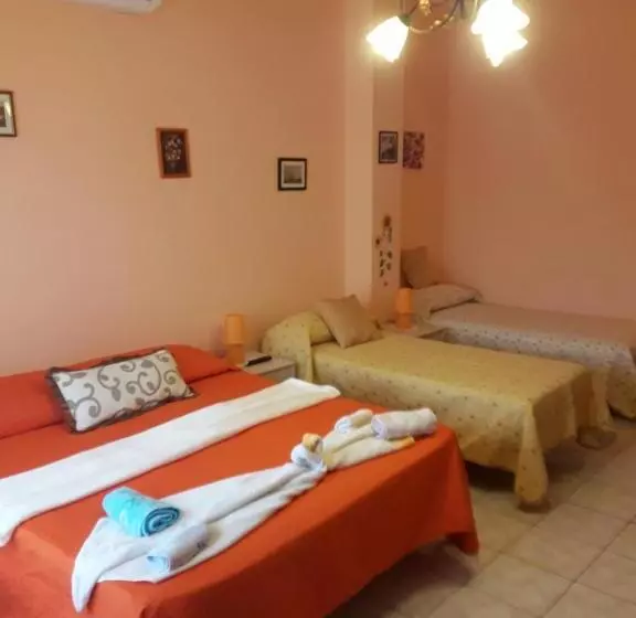 Aamiaismajoitus (B&B) Casa Holiday Sea Etna Di Enza