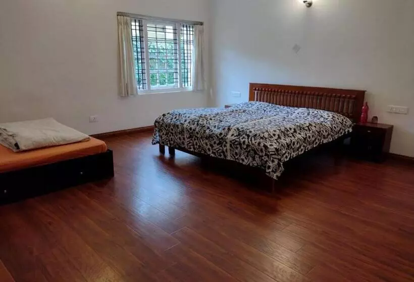 Aamiaismajoitus (B&B) Colonels Inn