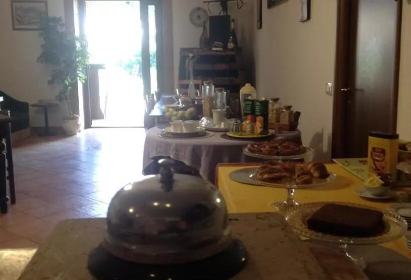 Aamiaismajoitus (B&B) La Culla Dei Castelli Romani