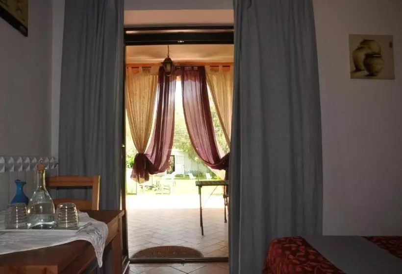 Aamiaismajoitus (B&B) La Culla Dei Castelli Romani