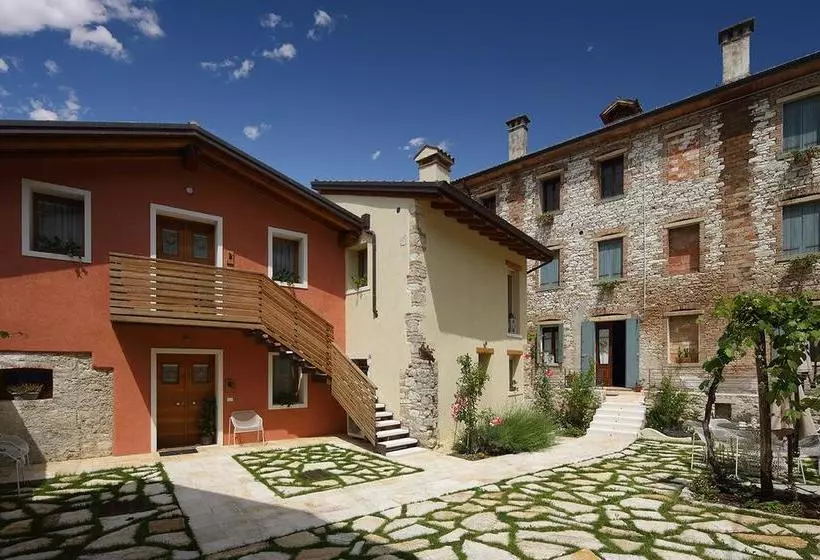 Aamiaismajoitus (B&B) Le Zitelle Di Ron