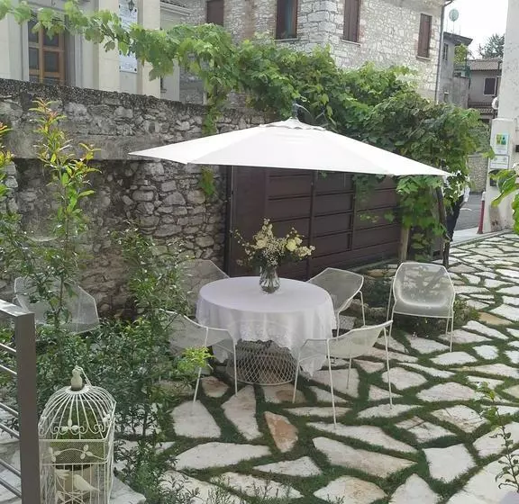 Aamiaismajoitus (B&B) Le Zitelle Di Ron