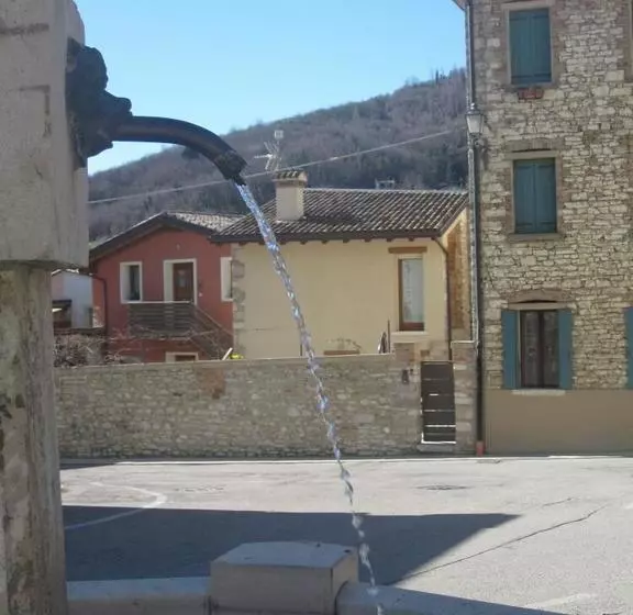 Aamiaismajoitus (B&B) Le Zitelle Di Ron