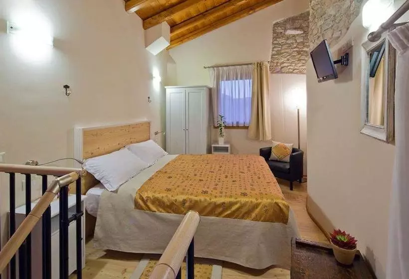 Aamiaismajoitus (B&B) Le Zitelle Di Ron