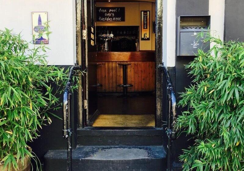 ベッドアンドブレックファースト The Bridge Inn