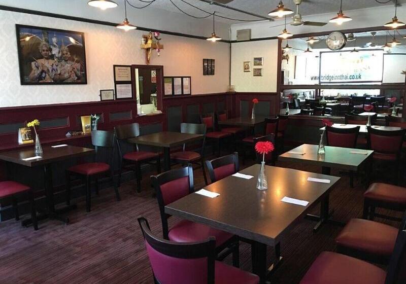 ベッドアンドブレックファースト The Bridge Inn