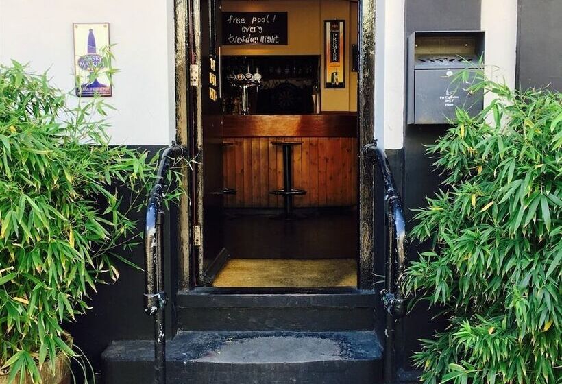 ベッドアンドブレックファースト The Bridge Inn