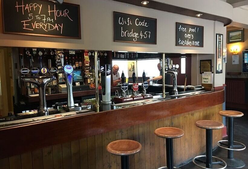 ベッドアンドブレックファースト The Bridge Inn