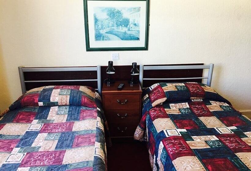 ベッドアンドブレックファースト The Bridge Inn