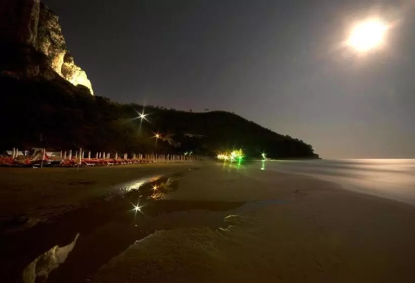 هتل Club Torre Capovento