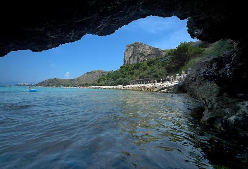 בית מלון כפרי Club Torre Capovento