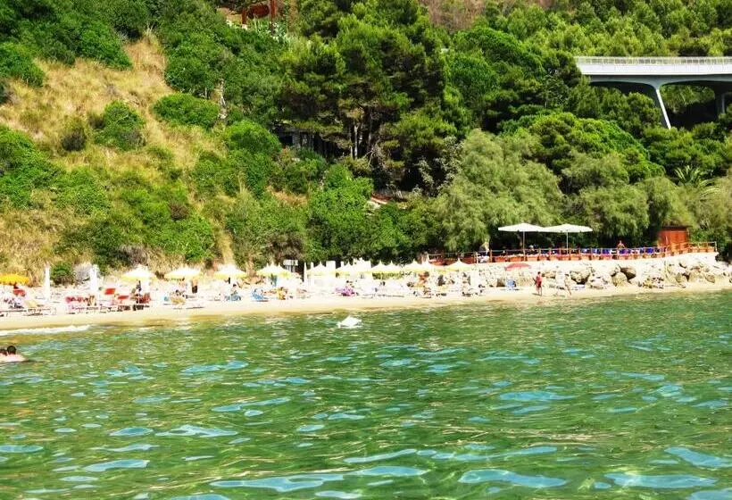 هتل Club Torre Capovento