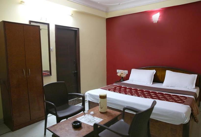 Отель Shubh Laxmi