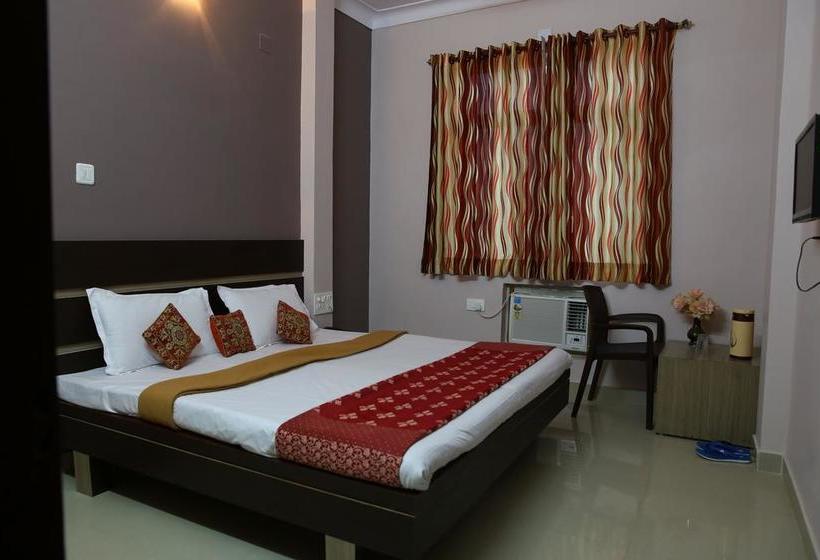 Отель Shubh Laxmi