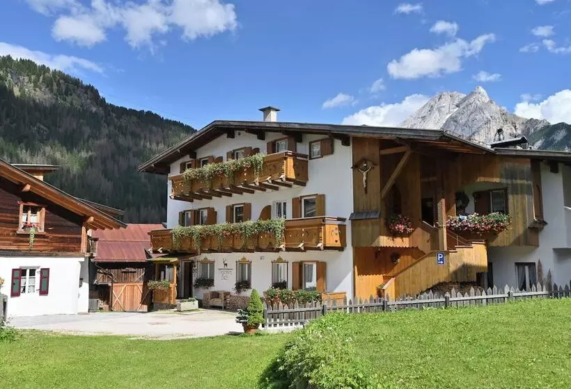 Hotelli Albergo Majorka