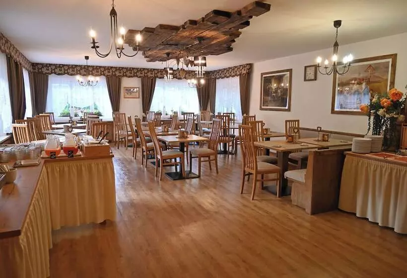 Hotelli Albergo Majorka