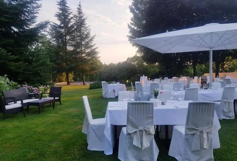 Hotelli Albergo Ristorante Belvedere