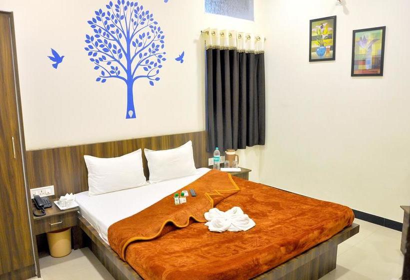 בית מלון כפרי Ashoka Palace