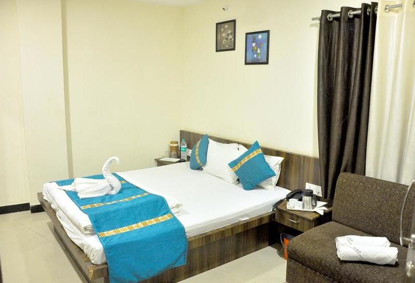 בית מלון כפרי Ashoka Palace