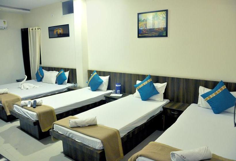 בית מלון כפרי Ashoka Palace