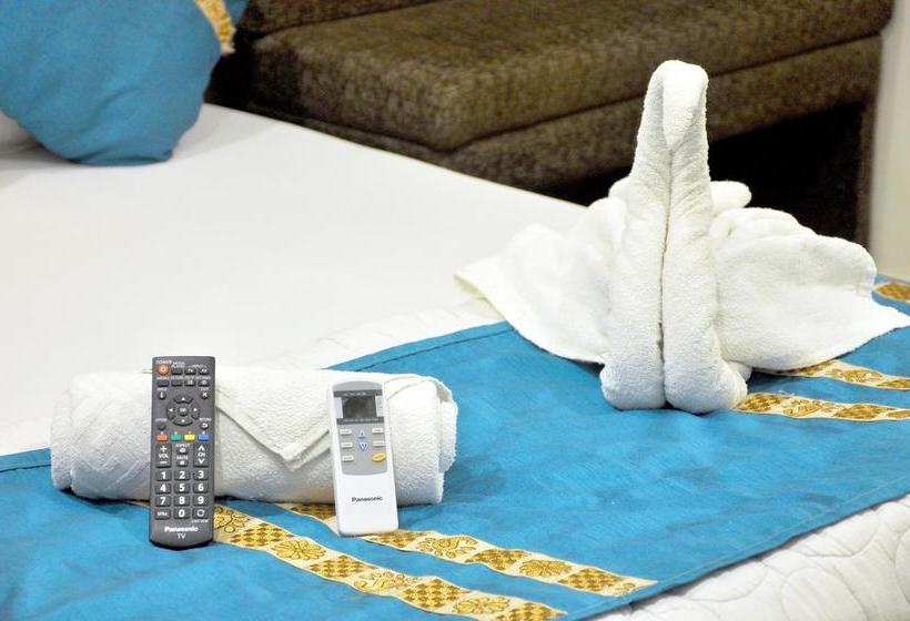 בית מלון כפרי Ashoka Palace