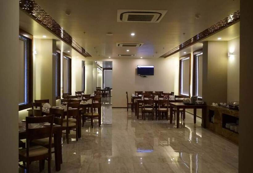 هتل Jaipur Central