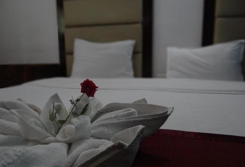 בית מלון כפרי Monarch Aachal