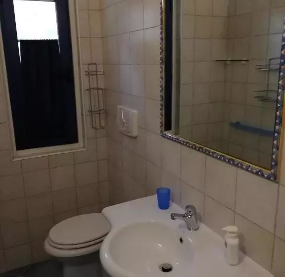 Bed And Breakfast Delfino Blu