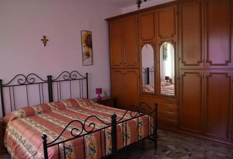 Aamiaismajoitus (B&B) Il Giardino Del Gallo