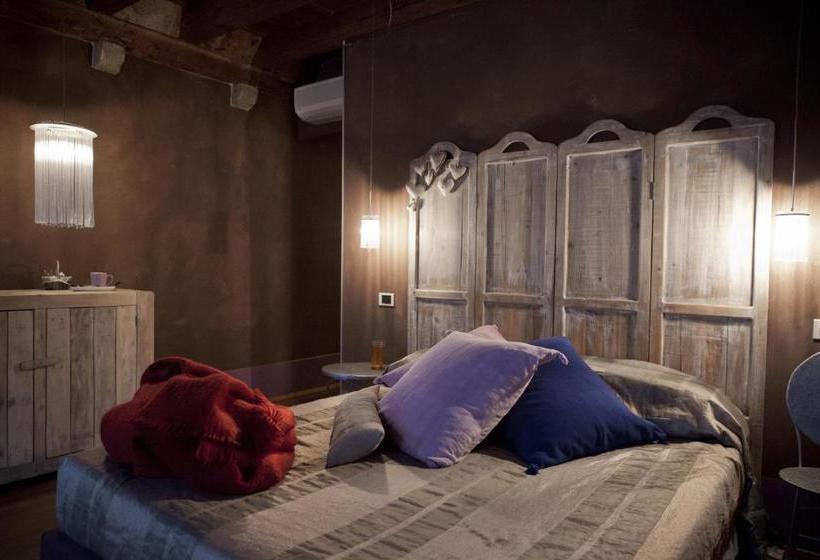 تختخواب و صبحانه Locanda Al Cappello