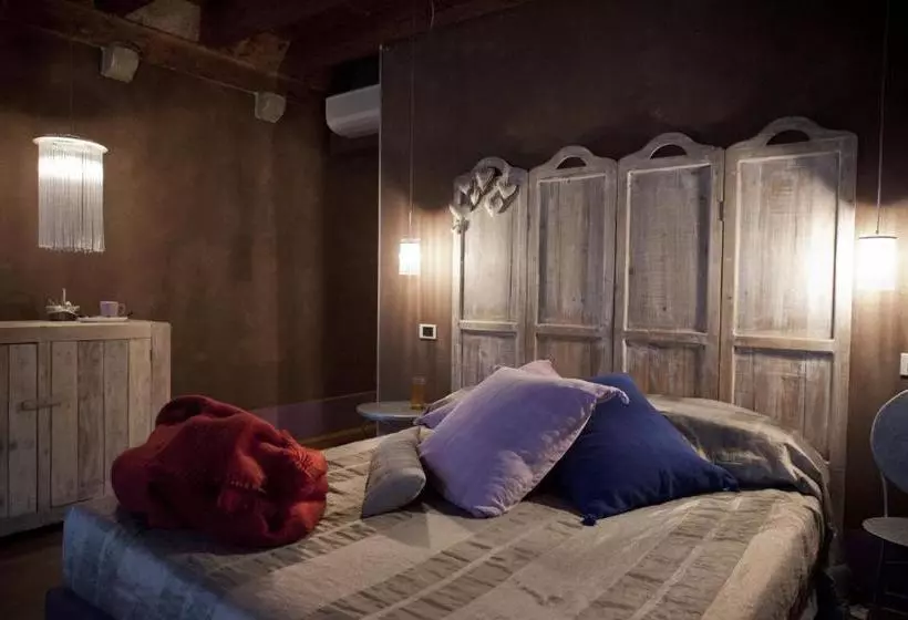 تختخواب و صبحانه Locanda Al Cappello