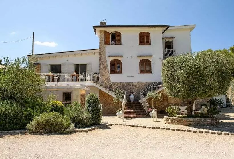 Aamiaismajoitus (B&B) Tenuta Cardinale