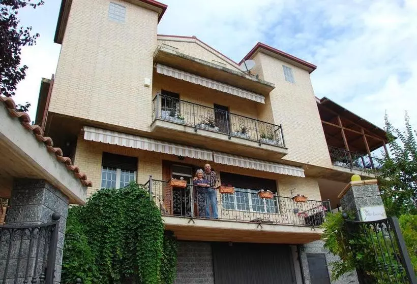 Aamiaismajoitus (B&B) Villa Emma