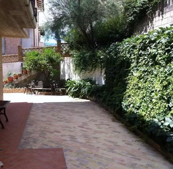 Aamiaismajoitus (B&B) Villa Emma