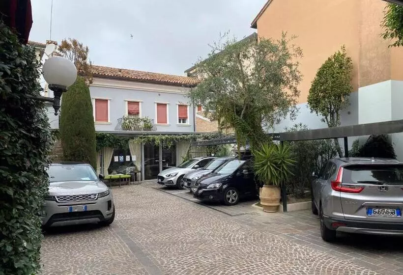 تختخواب و صبحانه Villa Noctis