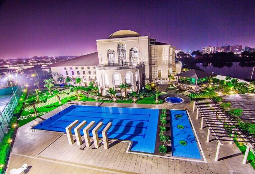 בית מלון כפרי Club Paraiso