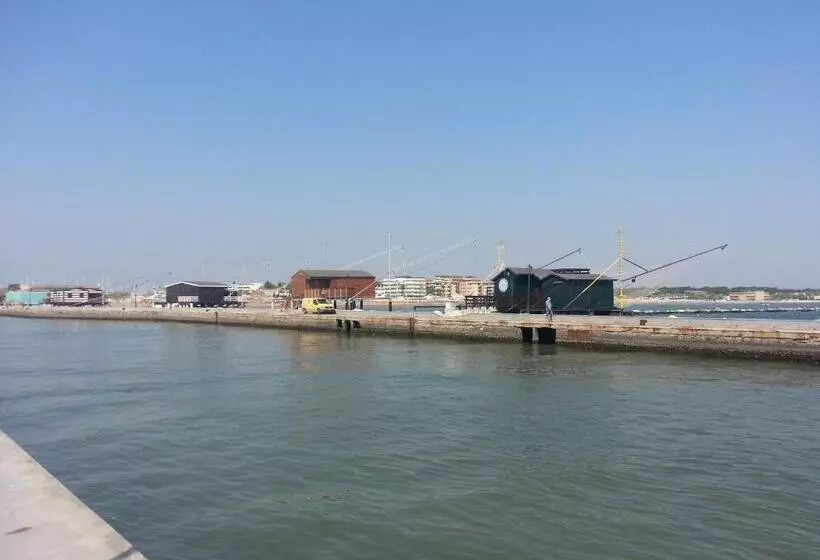 Hotelli La Parigina