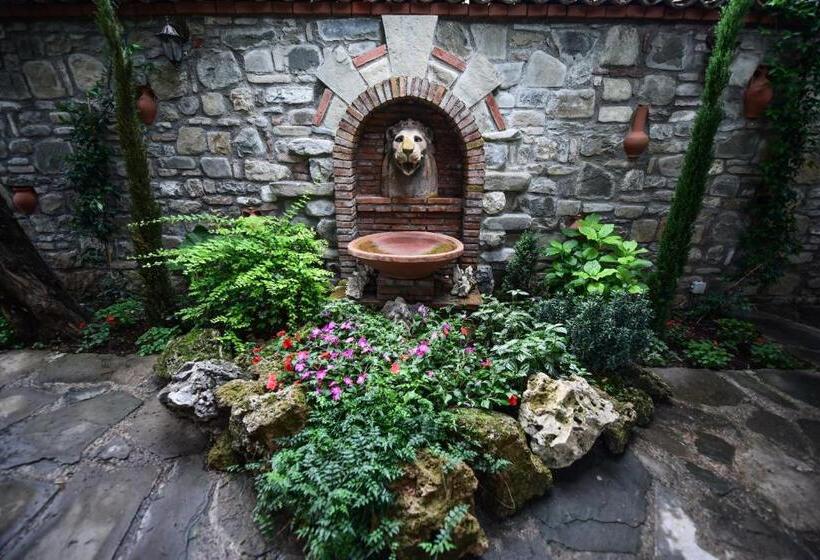 فندق Real Scampis