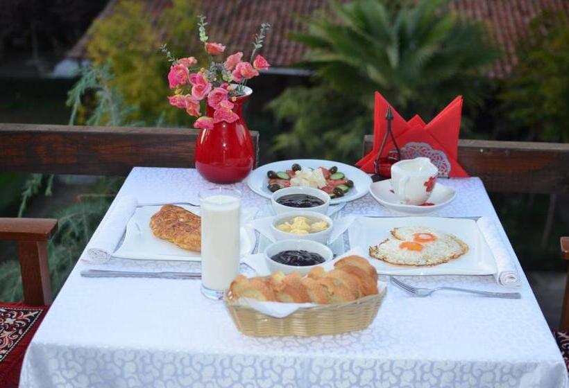 فندق Real Scampis