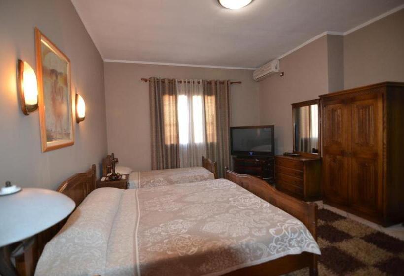 فندق Real Scampis