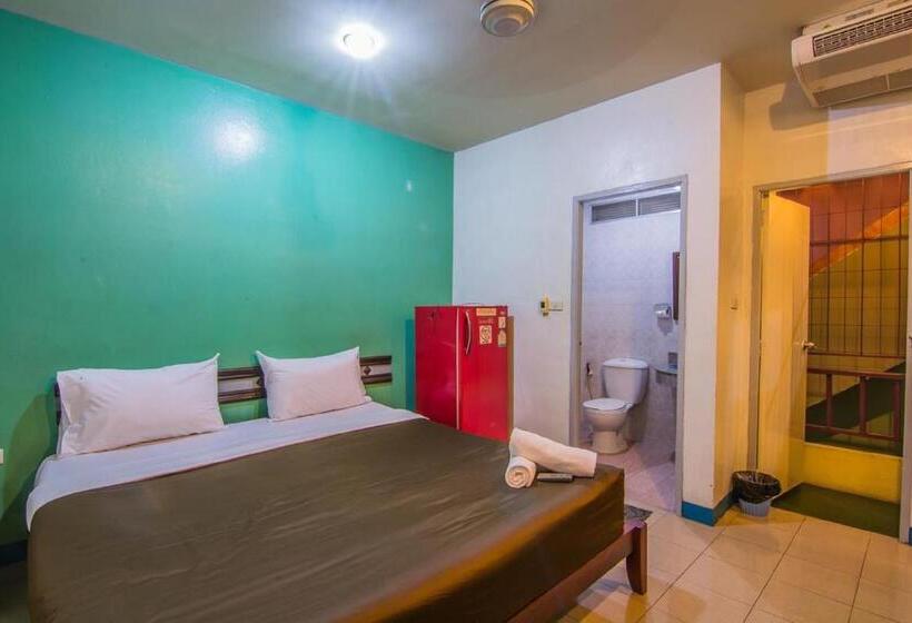 هتل Sutus Court 5